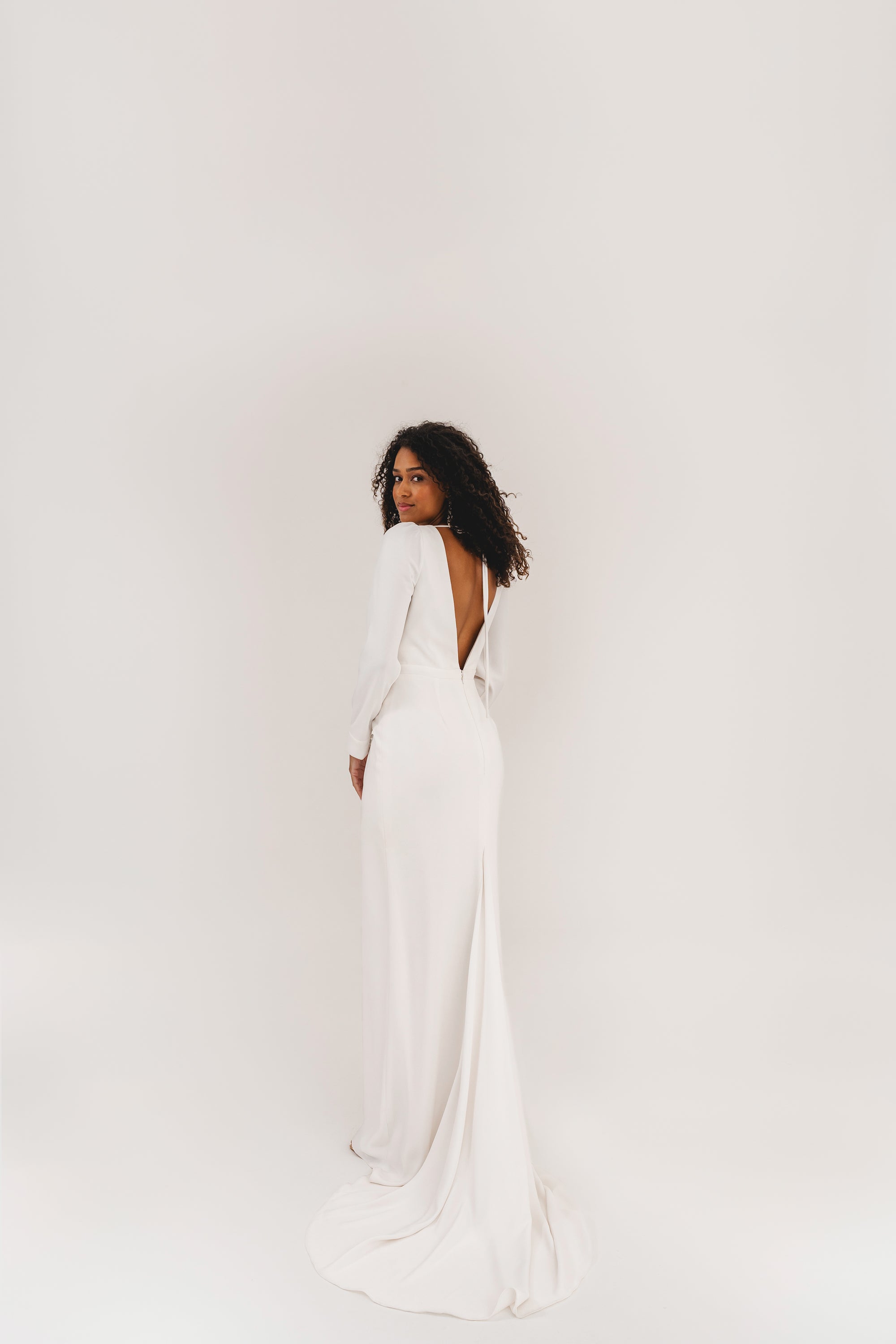 LOUIE | Wedding dress with full-length sleeves - Love Story London